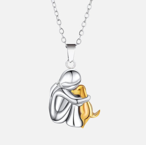 Taisha - Hug pendant necklace