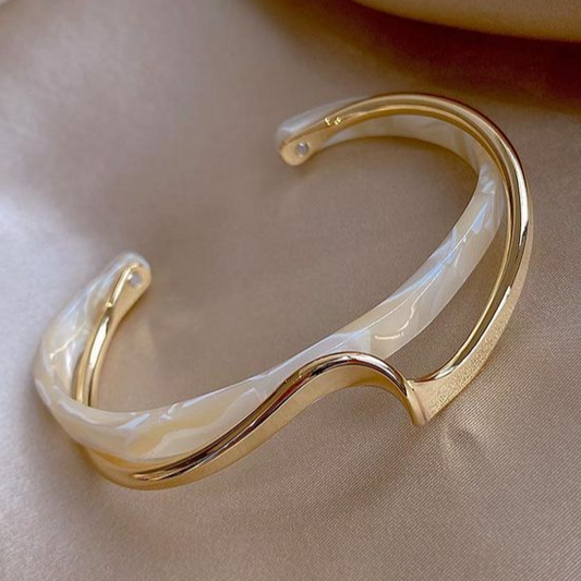 Phoebe - Elegant Gold Opal Bracelet